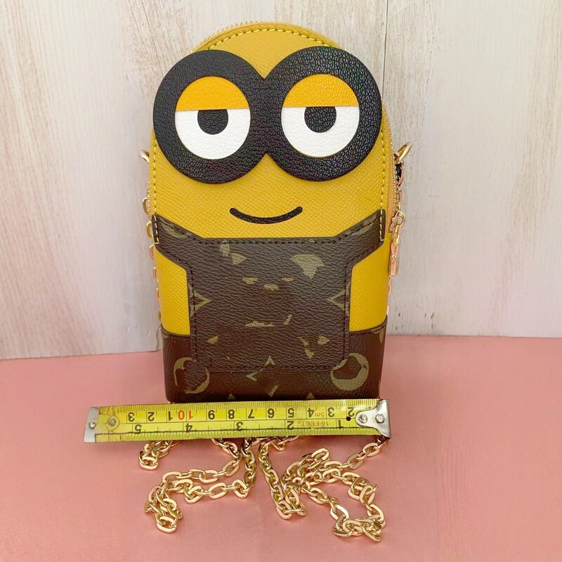 New Cartoon Minions Vintage Mini Crossbody Bag for Women, Chain Bag, Fashionable Versatile Coin Purse, Keychain Accessory New Cartoon Minions Vintage Mini Crossbody Bag for Women, Chain Bag, Fashionable Versatile Coin Purse, Keychain Accessory