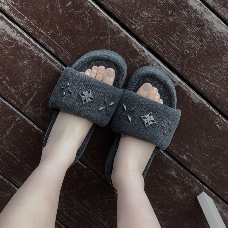 Hot Girl Style~Cross-Pattern Thick-Soled Slip-On Sandals for Women, 2026 Summer New Model, Open-Toe Sandals for Commuting and Outdoor Wear Hot Girl Style~Cross-Pattern Thick-Soled Slip-On Sandals for Women, 2026 Summer New Model, Open-Toe Sandals for Commuting and Outdoor Wear