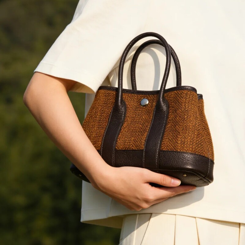 2026 new collection: wool and cowhide garden bag, tote bag, shoulder bag, and crossbody bag with a sophisticated, old-money aesthetic 2026 new collection: wool and cowhide garden bag, tote bag, shoulder bag, and crossbody bag with a sophisticated, old-money aesthetic