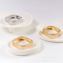 �W���L���y�׺κϽ����C �߼�����Ƥ�y�������C ���Sֱ�l