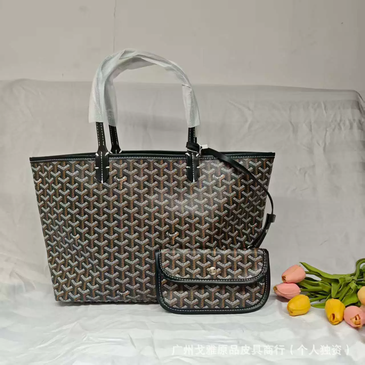 Сумка-тоут Goyard Goya, женская средняя 48×15×26 см, рисунок «собачья клетка» (шеврон), на одно плечо