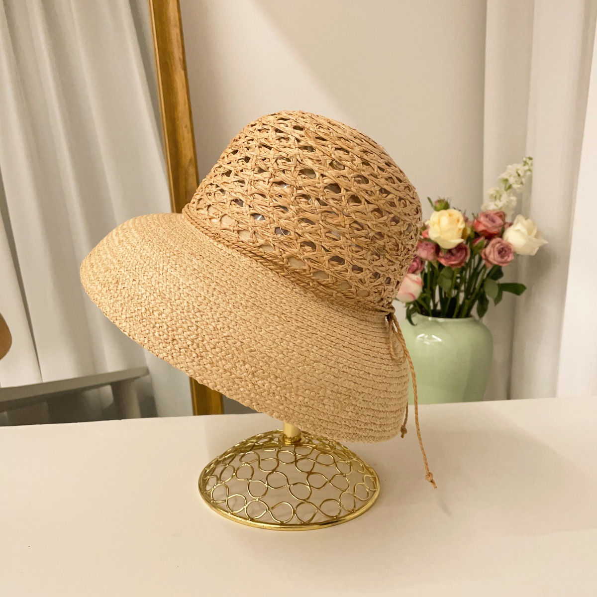 Cappello estivo in rafia traforata stile Hepburn da donna, modello a paralume, leggero e lussuoso, realizzato a mano, in paglia._voghion.com