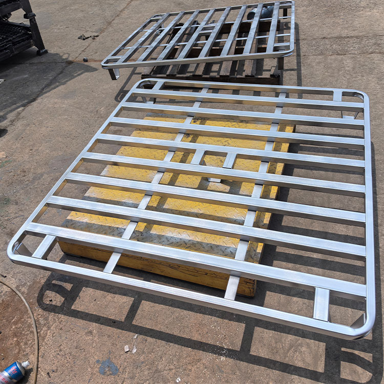 布料托盘 上海厂家销售5脚金属托盘 镀锌管焊接可套叠铁托盘