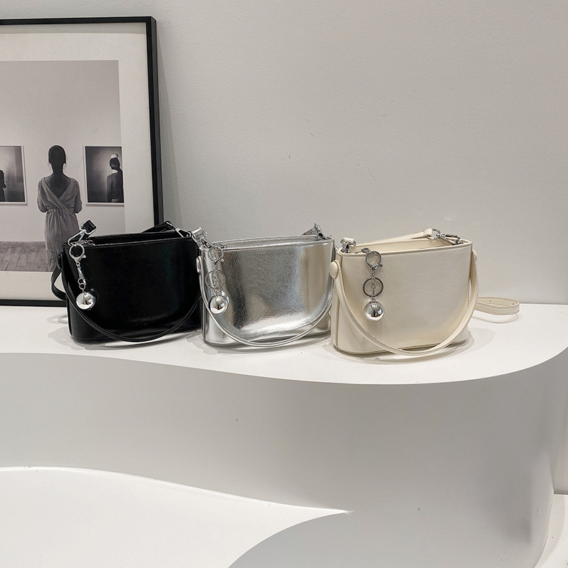 New 2024 niche fragrance style single shoulder crossbody bag, fashionable and versatile Korean version small bag_voghion.com