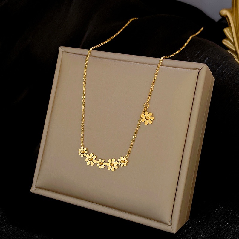 Fashion Flower Titanium Steel Plating Necklace 1 Piece