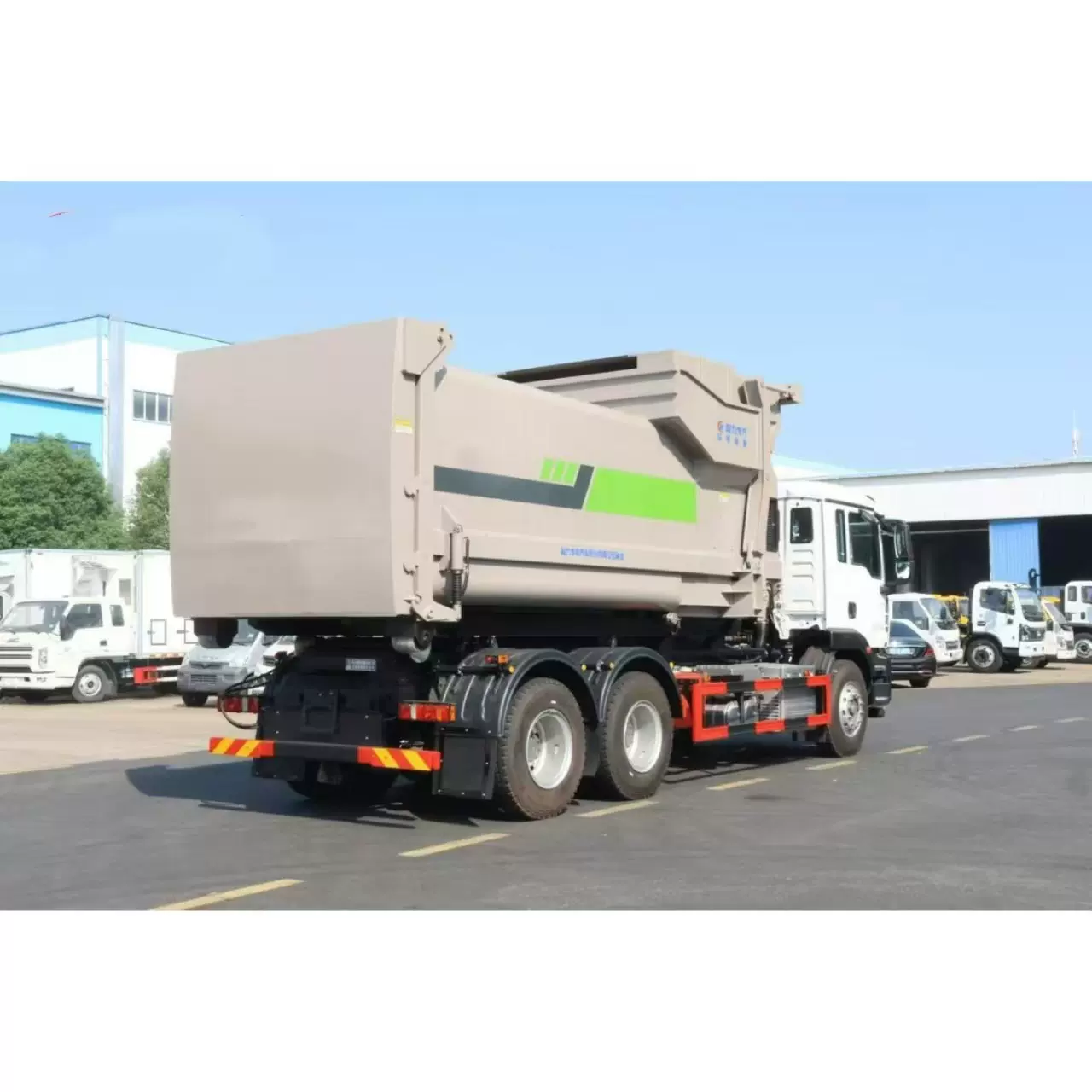 后八轮勾臂垃圾车 18~25方车厢可卸式垃圾车 钩臂车厂家直供