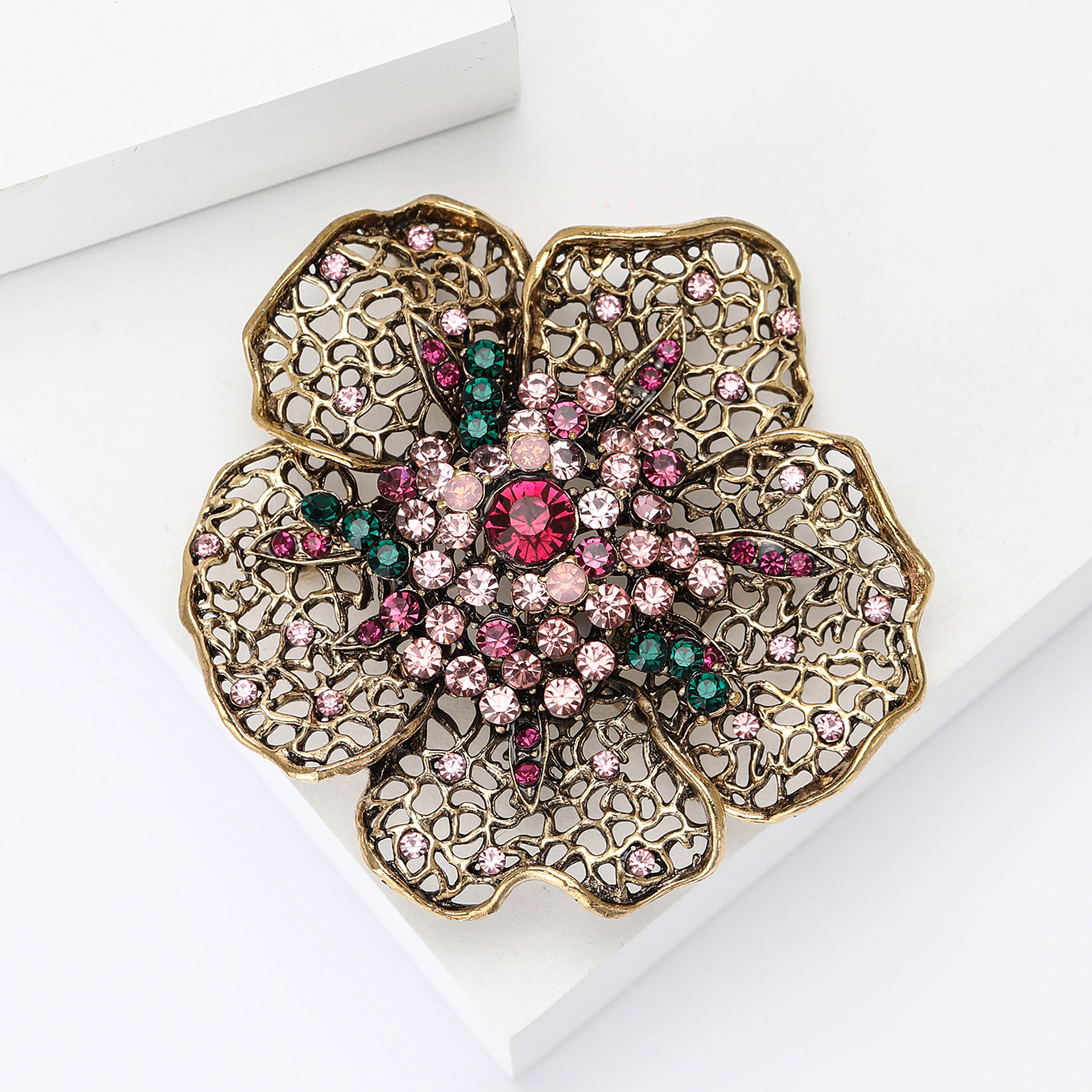 Women's Gender Retro Pin Flower Alloy Inlay Rhinestones Women's Brooches
