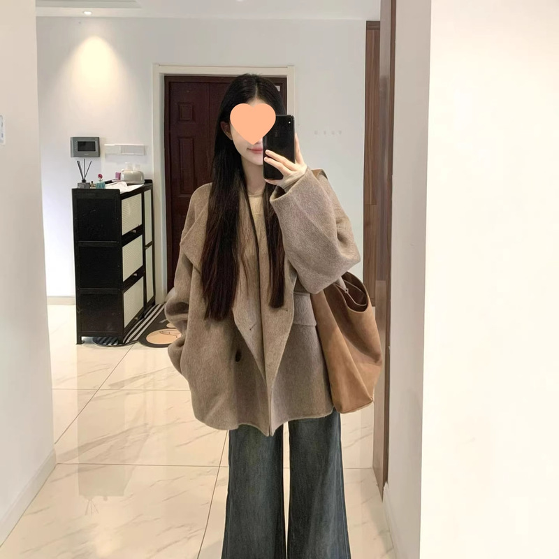 Large Lapel Wool Coat for Women 2026 Autumn and Winter New Style Woolen Jacket for Petite Figures, Hepburn Style, High-End Korean Style Large Lapel Wool Coat for Women 2026 Autumn and Winter New Style Woolen Jacket for Petite Figures, Hepburn Style, High-End Korean Style