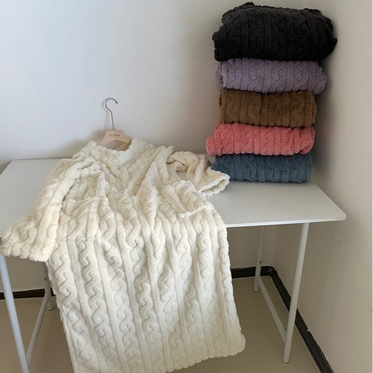 [Original Real shot] walking quilt coral velvet jacquard nightgown winter pajamas warm homewear nightdress