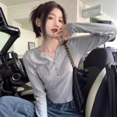 设计感小众v领黑色长袖t恤女春秋辣妹修身露脐高腰短款打底衫上衣
