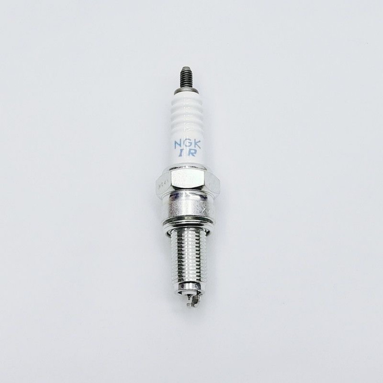 Competitive NGK Iridium CR9EIA-9 6289 spark plug suitable for Huanglong 600 Yamaha R1 R6FZ6N monster