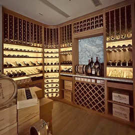 轻奢收藏柜方形批发展示柜实心钢板别墅酒店201不锈钢酒柜包边口