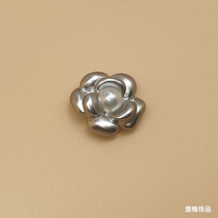 Fashion OL Natural Pearl Hair Accessories Irregular Flower Alloy Buckle High-end Women's Clothing Bag Accessories Hairpin