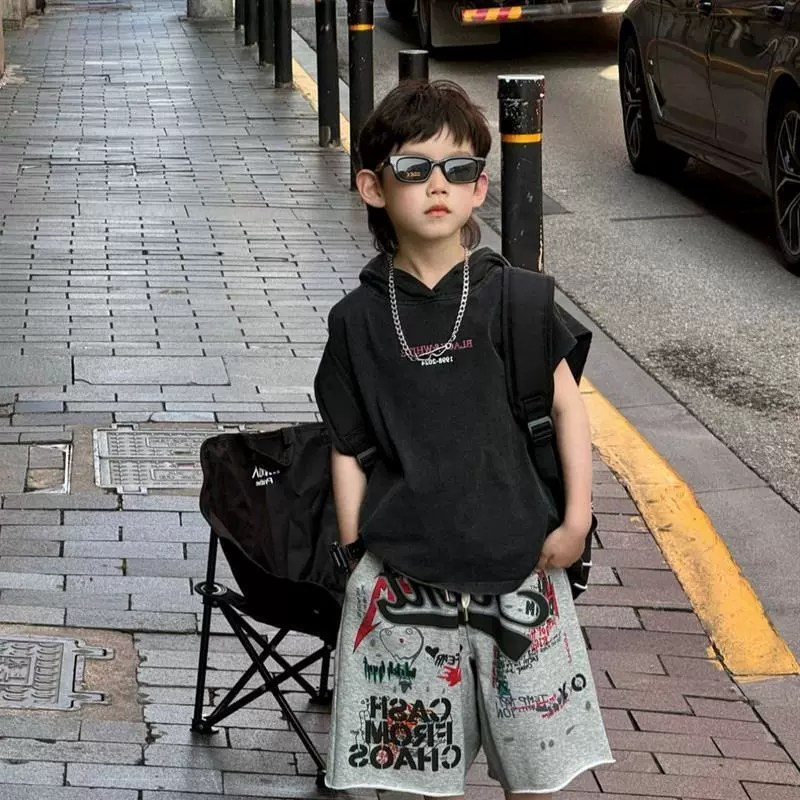男童背心套装2025新款印花连帽背心涂鸦七分裤帅气两件套炸街时尚