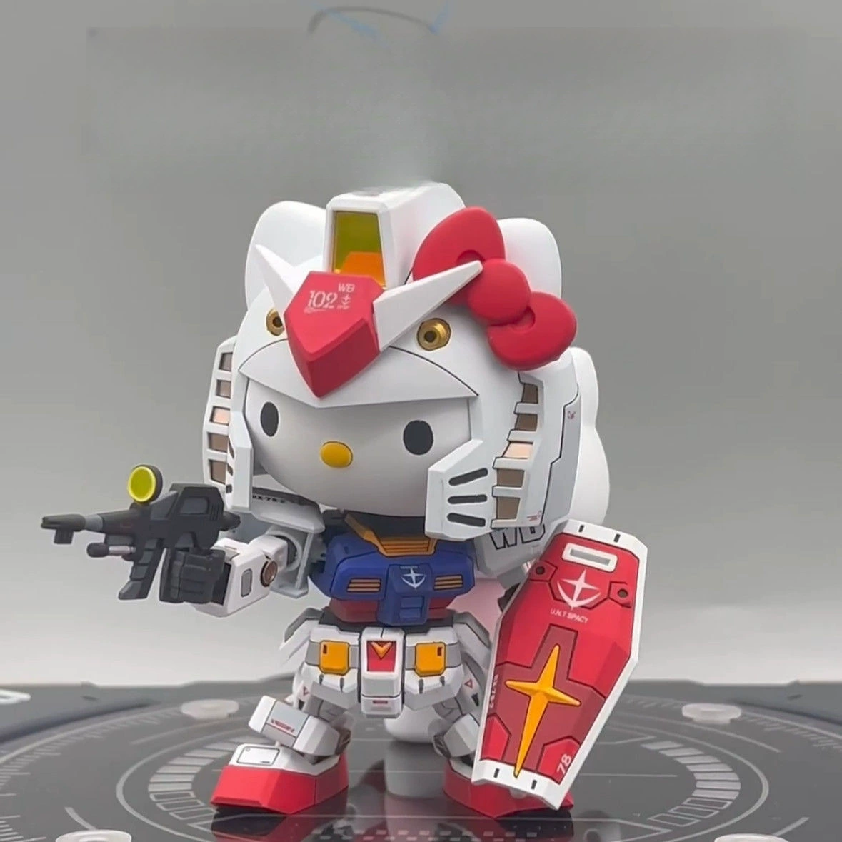 Новая милая и блестящая модель игрушки SDEX Yuanzu совместного бренда Hello Kitty Zaku Internet Celebrity Gundam