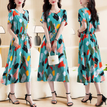 新款气质洋气年轻款棉绸连衣裙女夏季碎花妈妈显瘦人造棉裙子外穿
