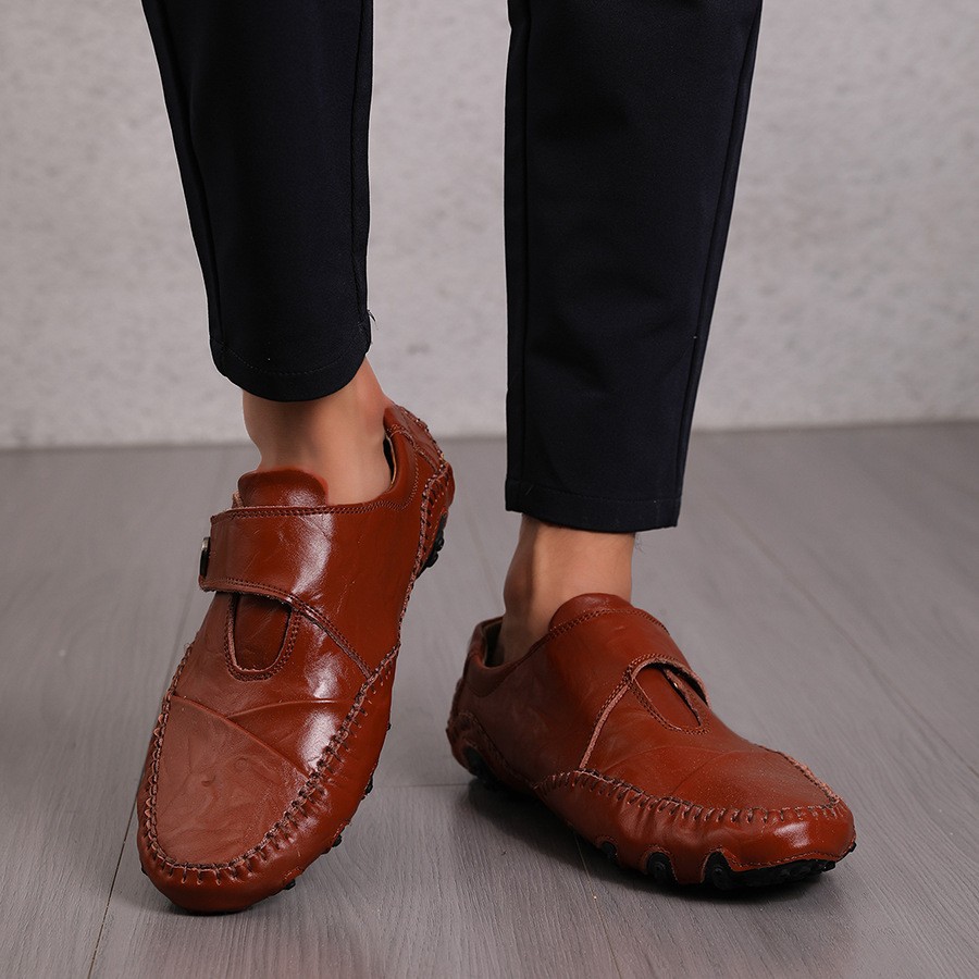 Zapatos de cuero casuales de invierno transfronterizos zapatos perezosos con cremallera lateral para hombres zapatos de negocios para hombres británicos zapatos de guisantes ligeros zapatos para hombres