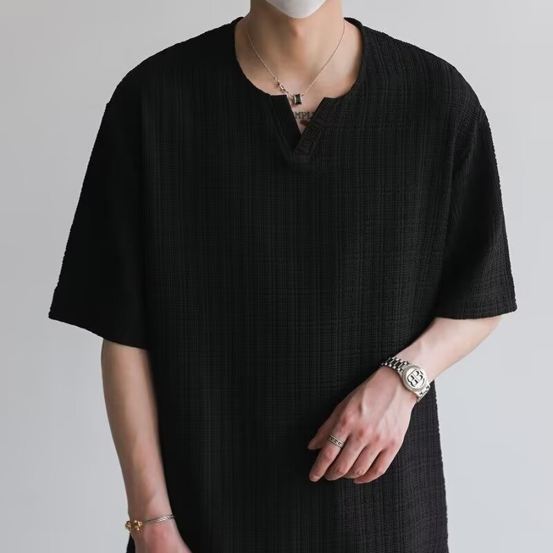 Verano nuevo estilo hielo seda manga corta hombres rayas textura manga de cinco puntos media manga cuello en V transpirable verano comercio exterior transfronterizo al por mayor