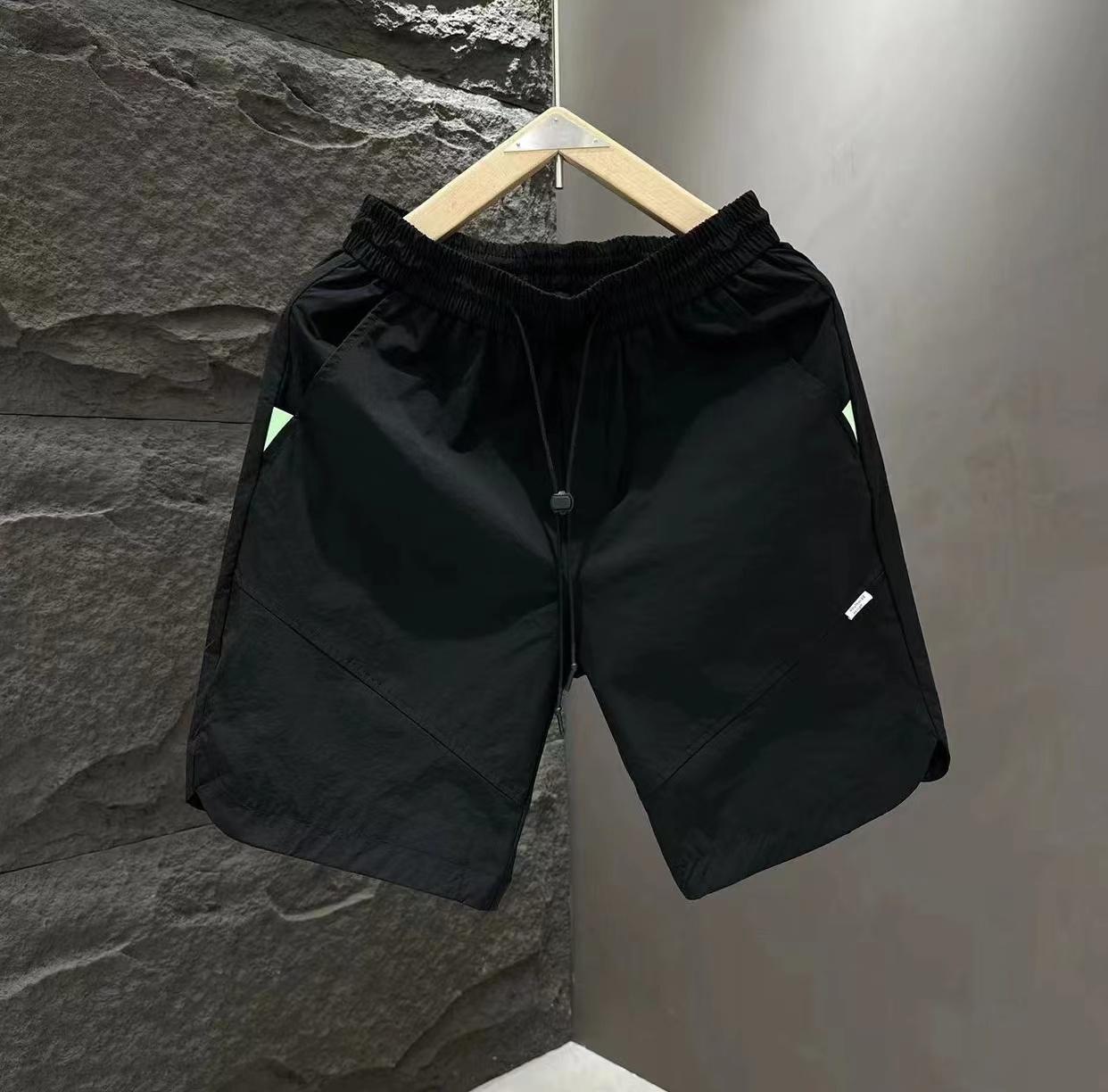 검은색