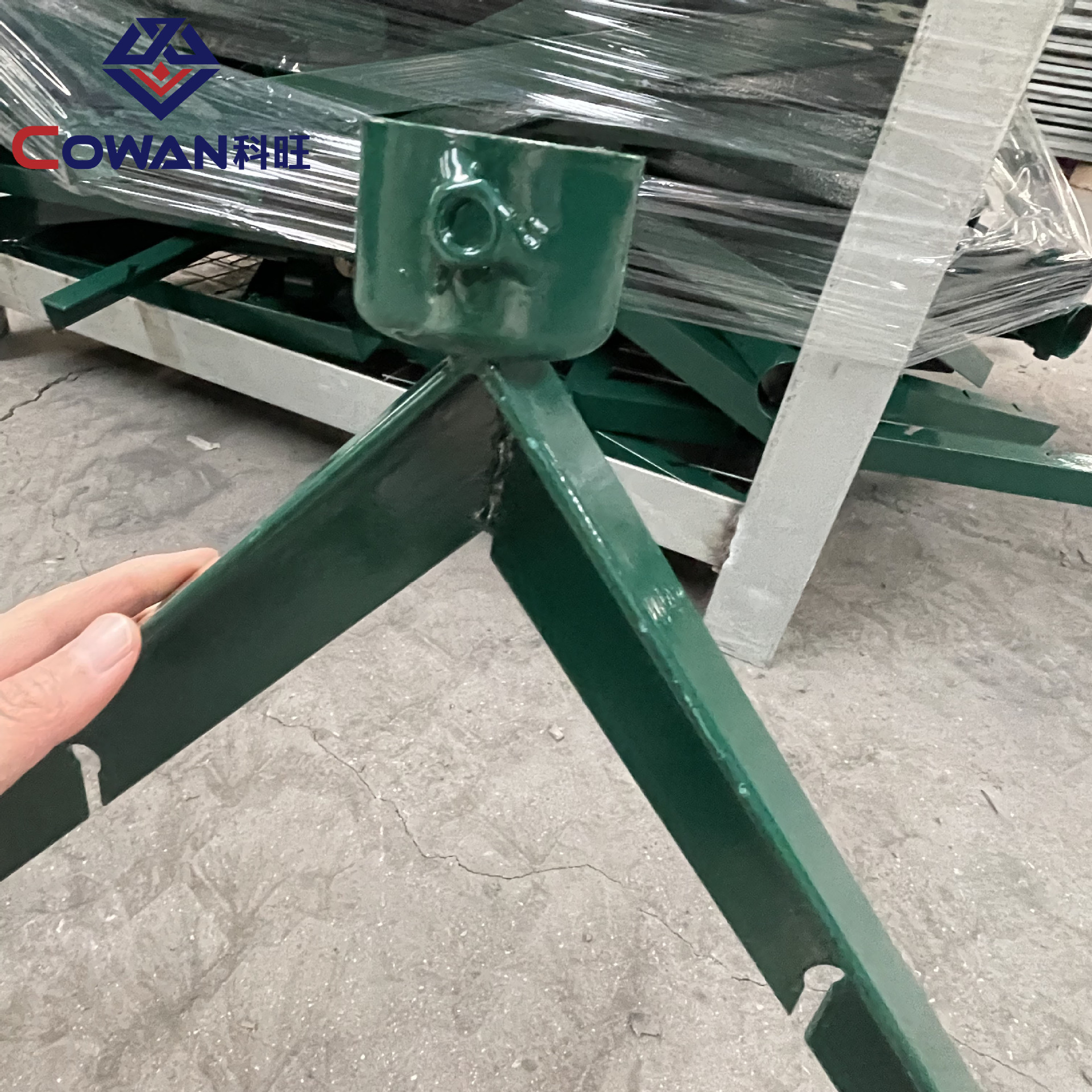 Montaje de barandilla de red de eslabones de cadena Cuchilla de montaje de alambre de púas Soporte de red de púas Tipo Y Soporte de brazo 60 Barbwire arm