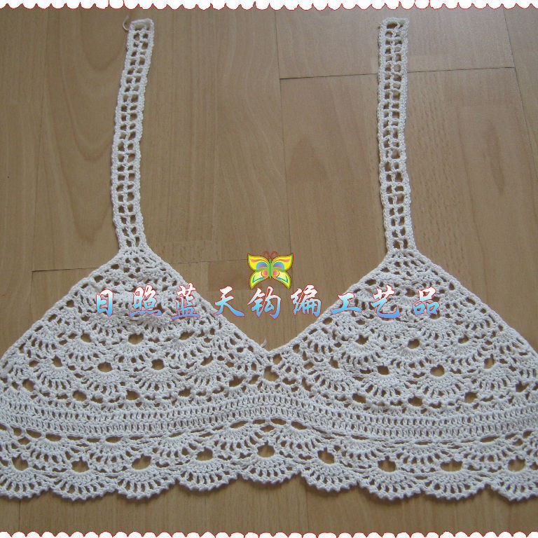 花边钩花。棉线衣领钩花边