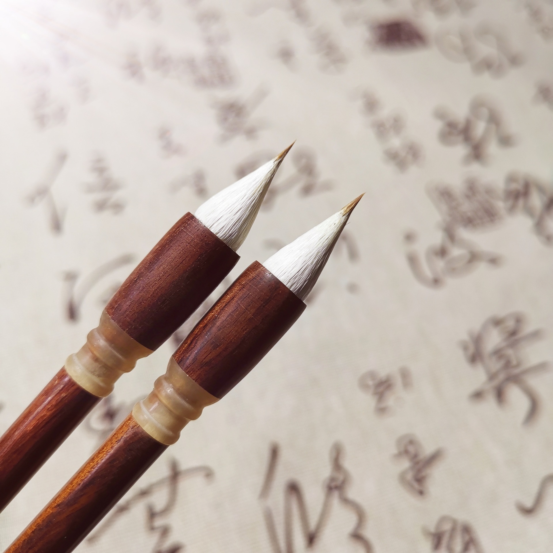 Paper-wrapped chicken-claw small regular script brush, wolf hair purple hair mixed with small red hair purple hair, no splitting, for copying scriptures and writing scrolls.