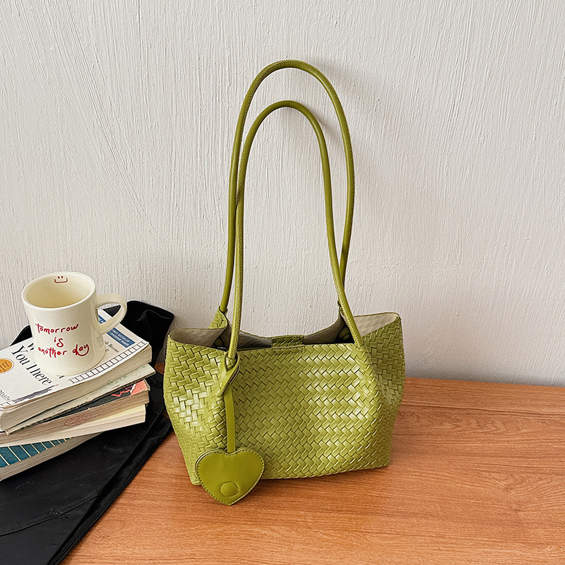 Cross-Border Niche Woven Basket Bag for Women, New Simple and Fashionable Shoulder Bag with a High-End Feel, Suitable for Commuting Underarm Bag