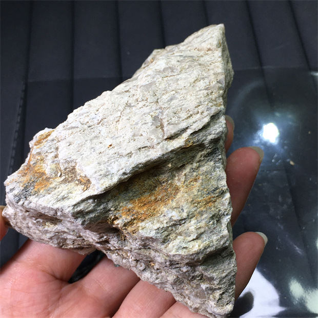 Madagascar Natural Sunlight Green Fluorite Raw Stone Specimen Color Change Green Mineral Crystal 20 sup