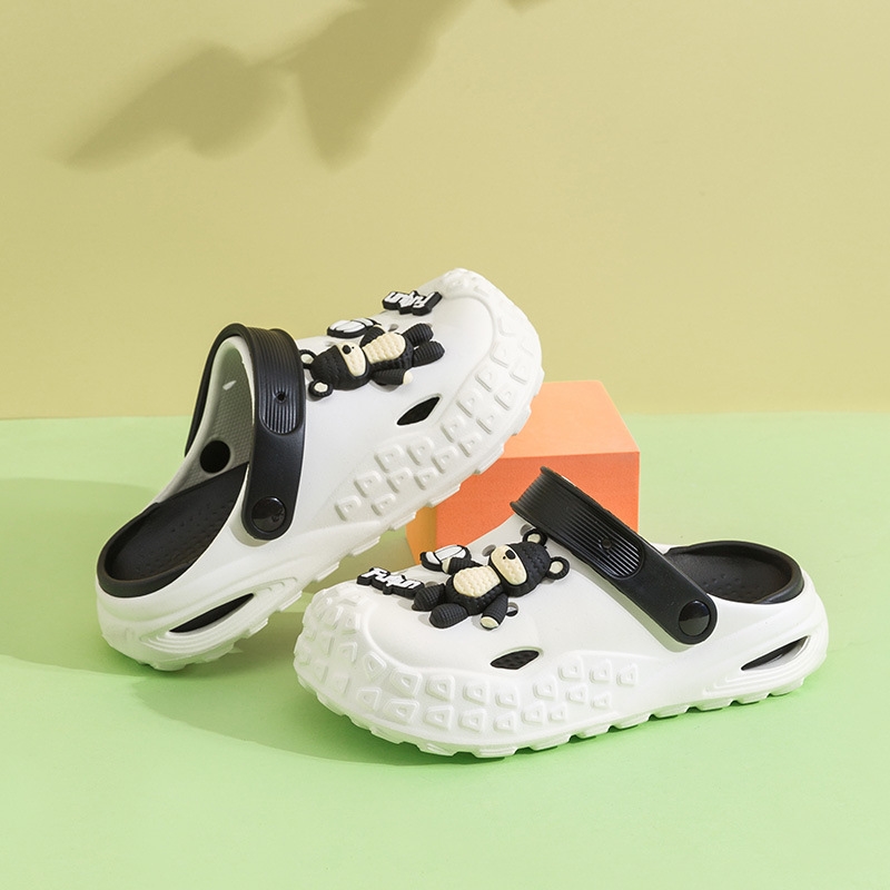 2025 nuevos neumáticos agujeros zapatos antideslizantes antiolentes suela gruesa de verano ropa de moda para trabajar lindas zapatillas de cabeza de paquete