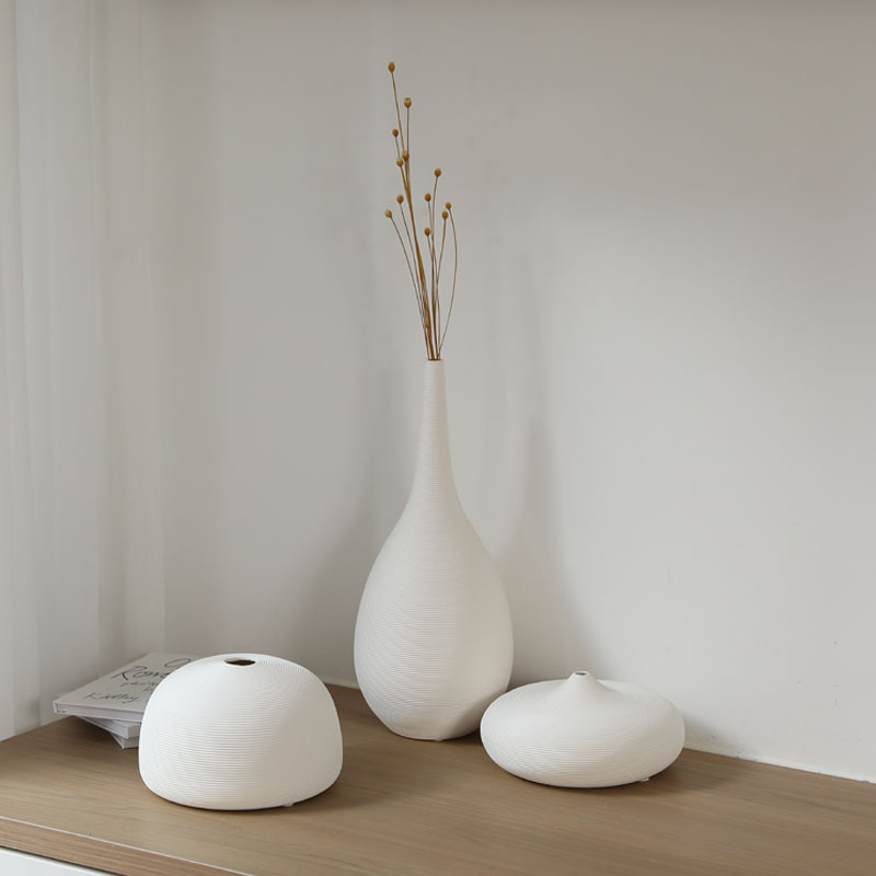 Nórdico creativo boca pequeña cerámica flor seca florero simple sala de estar arreglo de flores secas casa adornos de decoración blanca