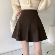 咖色灯芯绒半身裙女秋冬2025新款小个子高腰a字短裙百褶蓬蓬伞裙