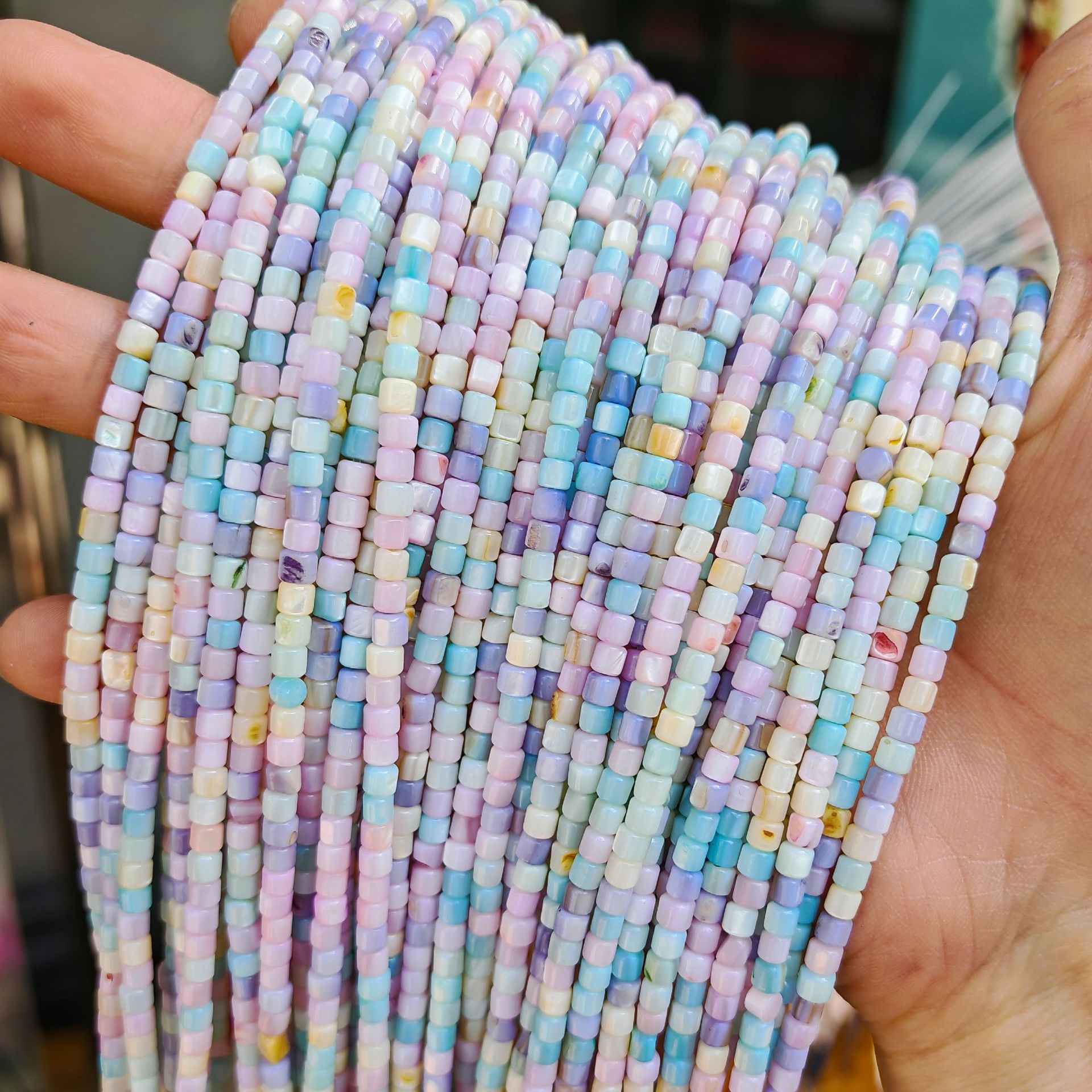 Bebé de agua dulce colorido 2