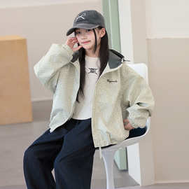 女童碎花软壳冲锋衣2026新款春秋款洋气连帽风衣拉链开衫夹克外套