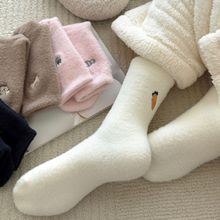 日系可爱卡通袜子小兔萝卜不对称秋冬蓄热澳绒保暖加厚中筒袜睡眠