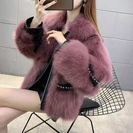 韩版时尚短款仿皮草外套女2026冬新款设计感仿貂毛铆钉蝙蝠袖大衣
