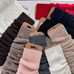 Soft, skin-friendly cashmere sock covers in white—Korean-style Instagram-worthy leg warmers with a trendy college-inspired JK-style pile-up design.