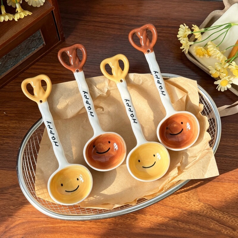 Cartoon Smiley Face Ceramic Spoon with Cute Handle, High-Value Niche Design Tableware, Household Rice Spoon