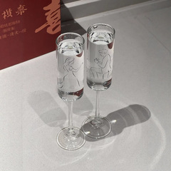 オリジナルデザイナーの高足カップins風高颜値結婚式乾杯蝶杯シャンパンカクテルカップ