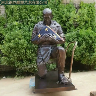 现代士兵雕塑 西方军人战士铸铜人物户外景观黄铜青铜雕像