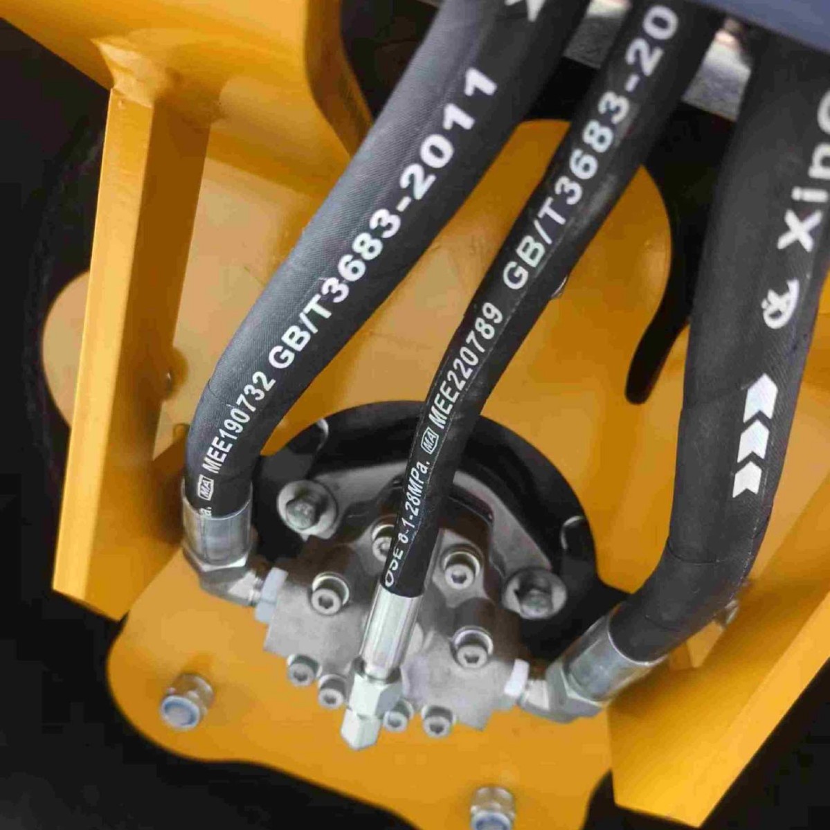 Fábrica directa de 2 toneladas 3 toneladas compactador de rodillo de asiento pequeño