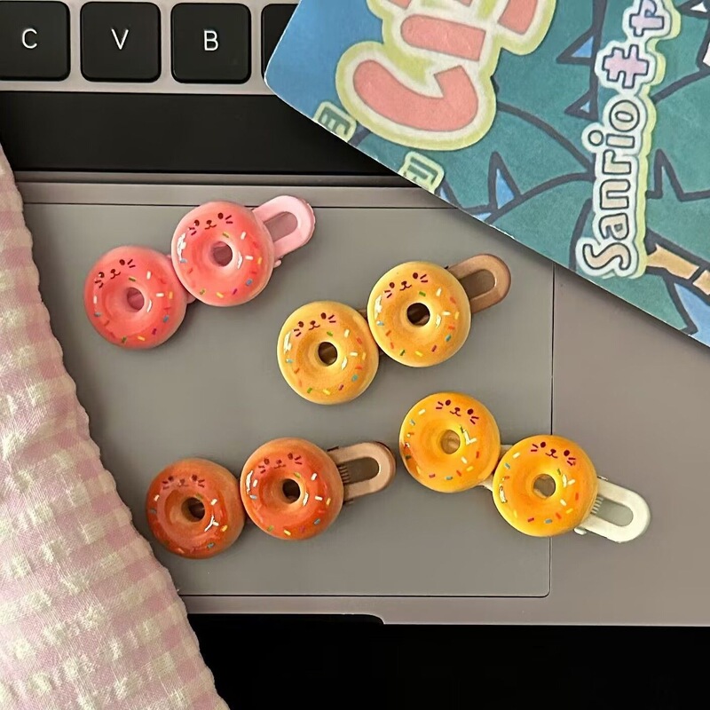 Coffee-Colored Cat Donut Hair Clip, Fun and Cute Girly Style Side Clip Hairpin Accessory, New Spring and Summer Hair Accessory Coffee-Colored Cat Donut Hair Clip, Fun and Cute Girly Style Side Clip Hairpin Accessory, New Spring and Summer Hair Accessory