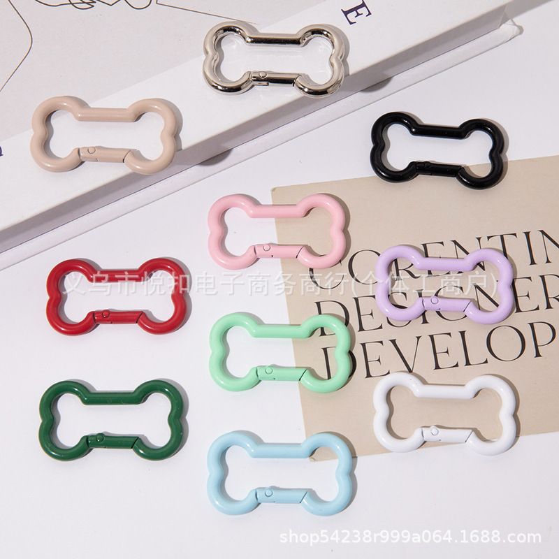 Factory wholesale bone type zinc alloy mountaineering buckle creative insurance buckle pet hook chain connection ring buckle outdoor