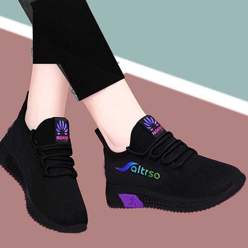 새로운 플라잉 우븐 스니커즈 여성용 싱글 슈즈 메쉬 통기성 학생 러닝화 봄과 가을 모든 매치 한국식 엄마 캐주얼 신발