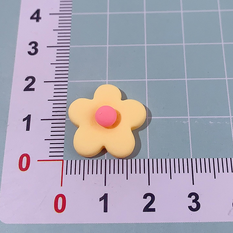 Accesorios de resina de flores de cinco pétalos esmerilados transfronterizos DiDi adorno de cabello agujero de botón de zapatos agujero de taza de agua material de broche de pelo