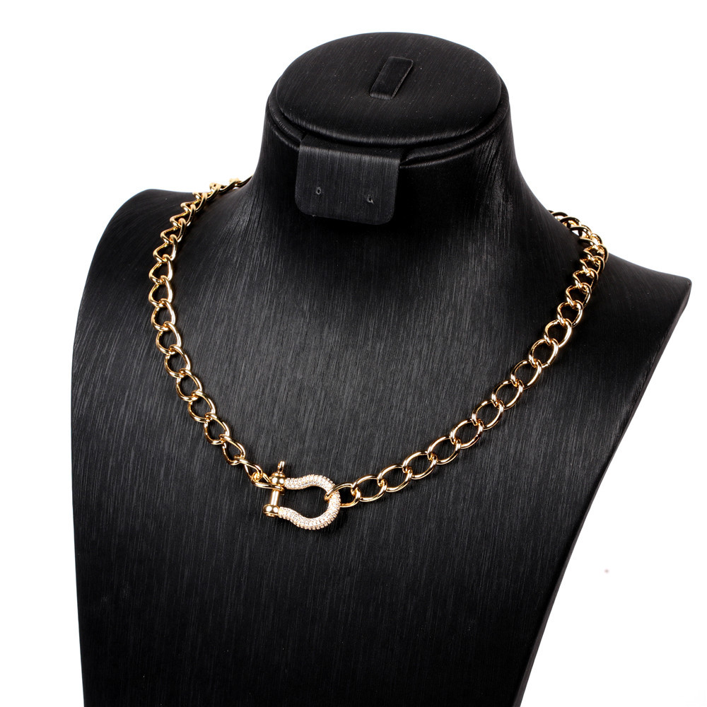 Fashion Diamond Clavicle Chain U-shaped Necklace Bracelet Set display picture 9