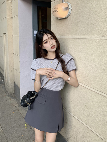 French-style niche design crew neck knit shirt high-waisted black skirt pants for women summer fashion