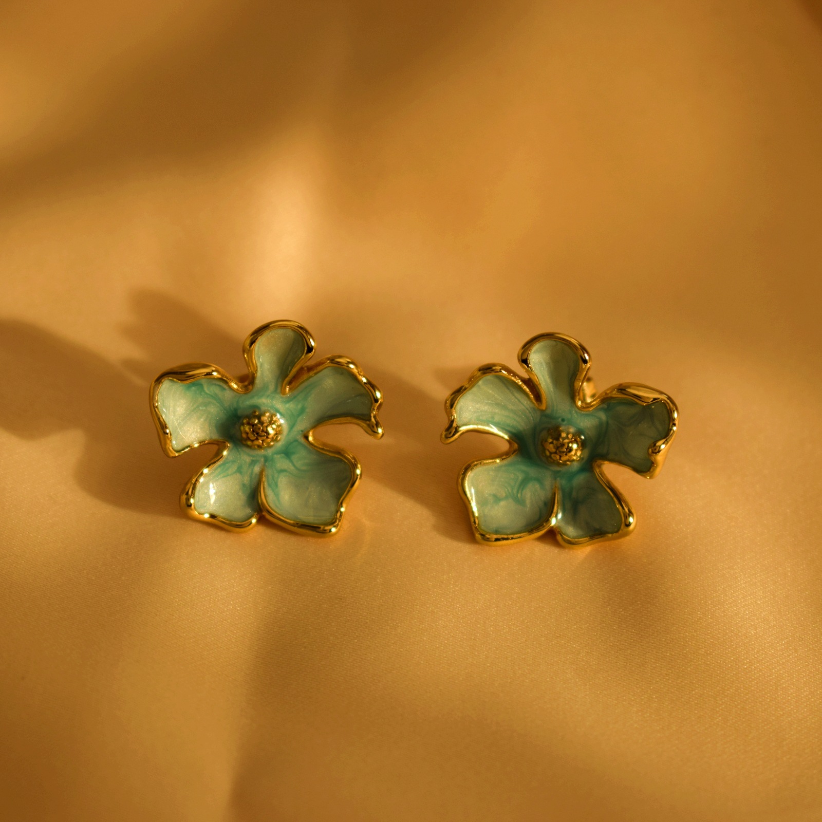 Casual, Daily Occasion 304 Stainless Steel Material 1 Pair Elegant Retro Flower Bow Knot Plating 304 Stainless Steel Ear Studs