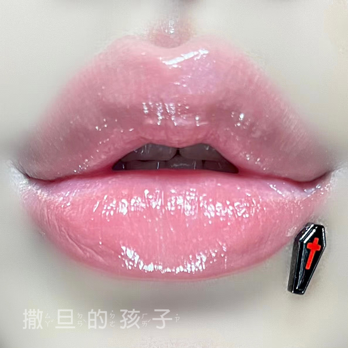 Pointed labret stud close-up product detail