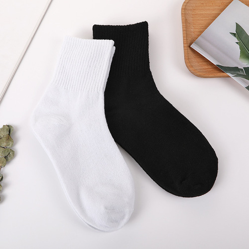 Korean style black and white solid color sports and leisure men's socks, summer comfortable and soft mid-calf socks, refreshing and breathable casual socks
