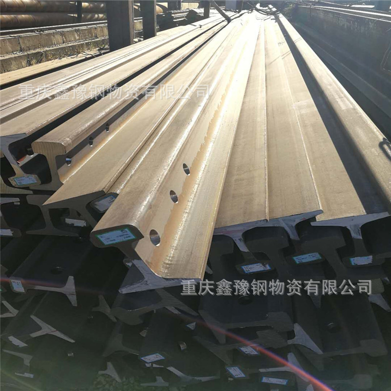 国标钢轨Q235轨道钢 QU100铁路轨 起重机用重轨钢轨及配件连接件
